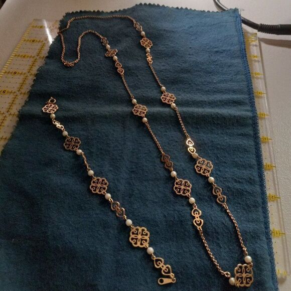 Avon Vintage Necklace and Bracelet Cottagecore Grandmacore - Picture 1 of 7